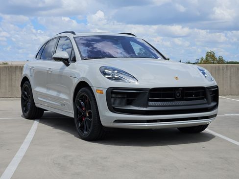 Certified 2026 Porsche Macan GTS AWD/4WD image 10