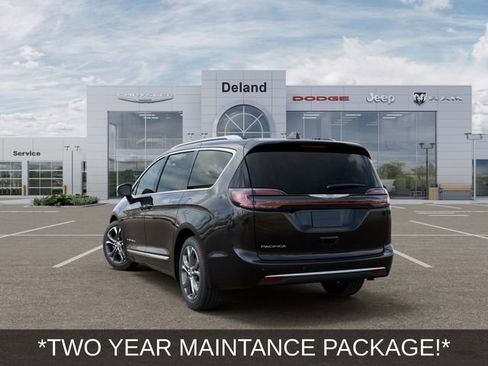 New 2026 Chrysler Pacifica Pinnacle FWD image 4