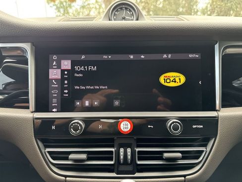 Used 2023 Porsche Macan image 20