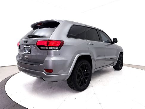 Used 2019 Jeep Grand Cherokee Altitude RWD image 18