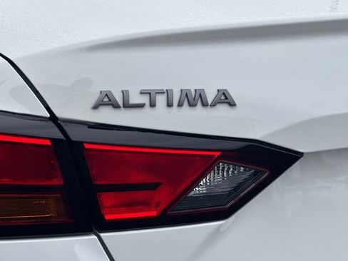 Used 2025 Nissan Altima 2.5 S image 30