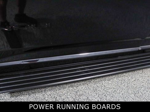 Used 2025 GMC Yukon Denali Ultimate AWD/4WD image 13