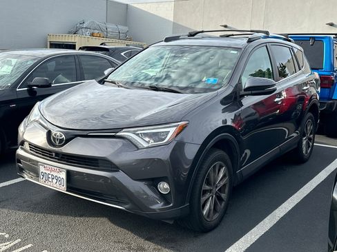 Used 2017 Toyota RAV4 Limited w/ Advanced Technology Package FWD image 1