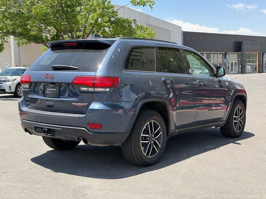 Used 2019 Jeep Grand Cherokee Trailhawk w/ Trailhawk Luxury Group AWD/4WD image 4