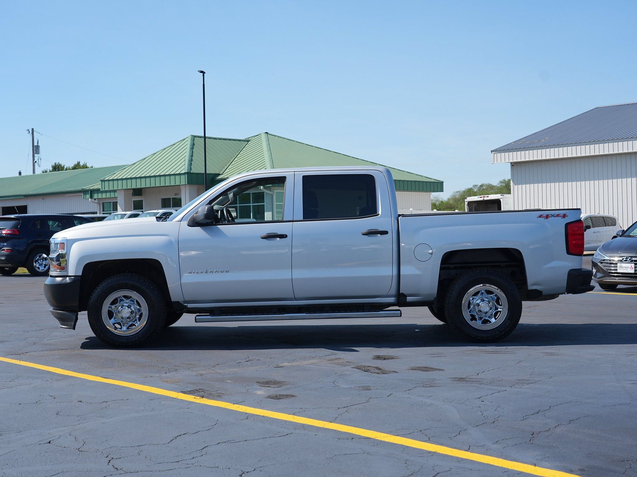 Used 2017 Chevrolet Silverado 1500 W/T w/ Trailering Package AWD/4WD image 7