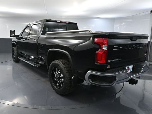Used 2021 Chevrolet Silverado 2500 LTZ w/ LTZ Plus Package AWD/4WD image 9
