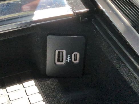 Used 2025 Lincoln Corsair Grand Touring w/ Equipment Group 302A image 23