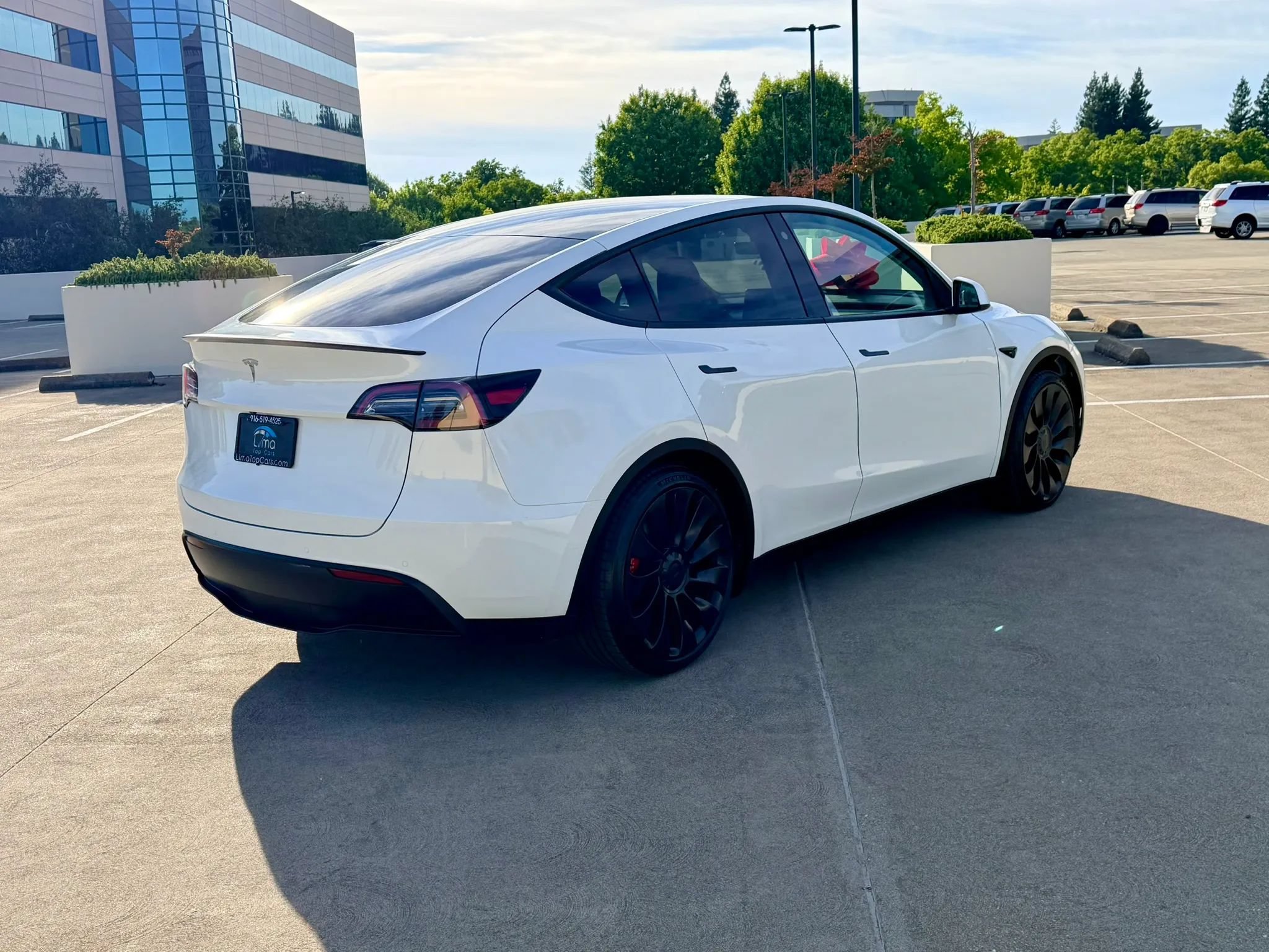 Used 2022 Tesla Model Y Performance AWD/4WD image 9