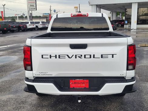 Used 2024 Chevrolet Colorado LT RWD image 4