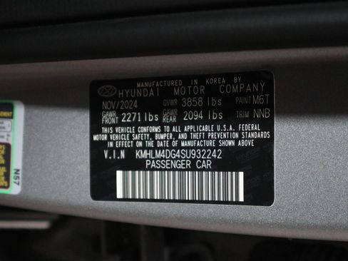 Used 2025 Hyundai Elantra Sport FWD image 37
