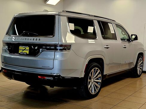 Used 2022 Jeep Grand Wagoneer Series II w/ Convenience Group III AWD/4WD image 4