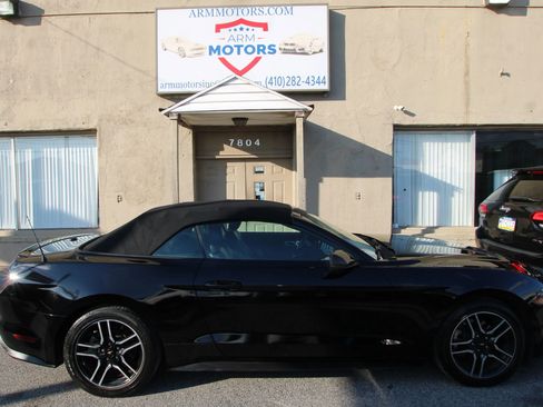 Used 2020 Ford Mustang Premium image 4