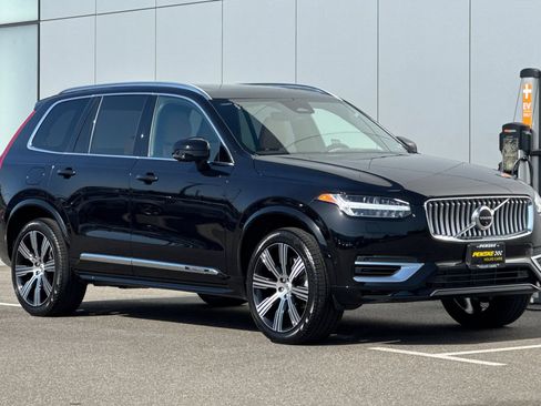 Used 2024 Volvo XC90 T8 Ultimate AWD/4WD image 7