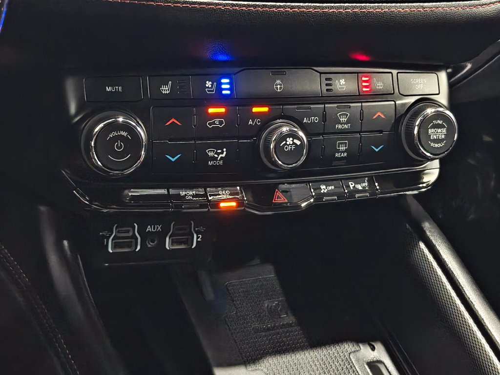Used 2022 Dodge Durango R/T w/ Blacktop Package AWD/4WD image 8