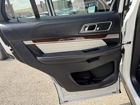 Used 2016 Ford Explorer Platinum AWD/4WD image 18