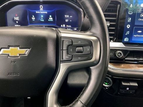 Used 2025 Chevrolet Silverado 1500 LT AWD/4WD image 21