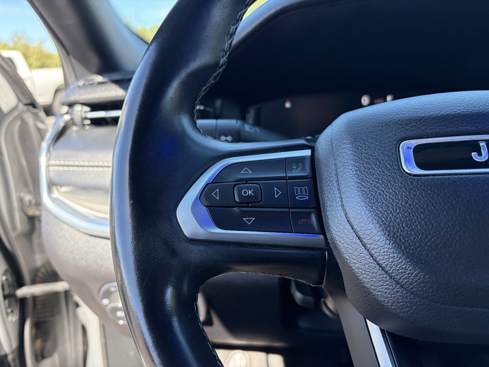 Used 2022 Jeep Compass High Altitude AWD/4WD image 31