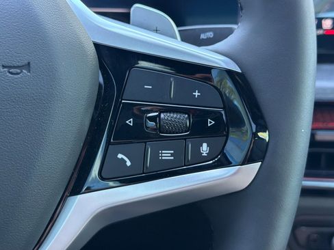 Used 2025 BMW 230i Coupe image 32