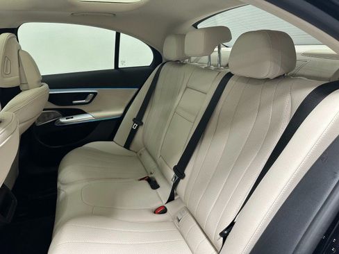 Used 2025 Mercedes-Benz E 350 Sedan image 28