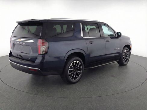 Used 2023 Chevrolet Suburban LT image 4