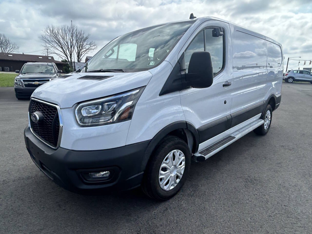 Used 2023 Ford Transit 250 Low Roof w/ Exterior Upgrade Package RWD image 2
