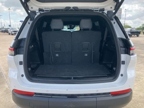 Used 2025 Jeep Grand Cherokee L Laredo RWD image 12