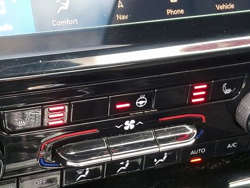 Used 2021 Jeep Grand Cherokee L Limited image 26