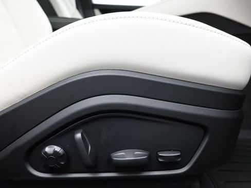 Used 2026 Porsche Panamera image 14