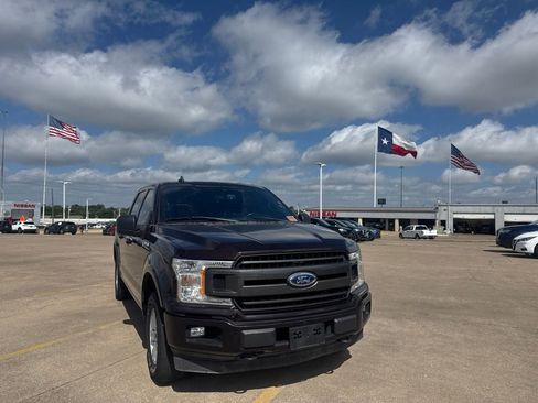 Used 2019 Ford F150 XLT w/ Equipment Group 302A Luxury AWD/4WD image 3