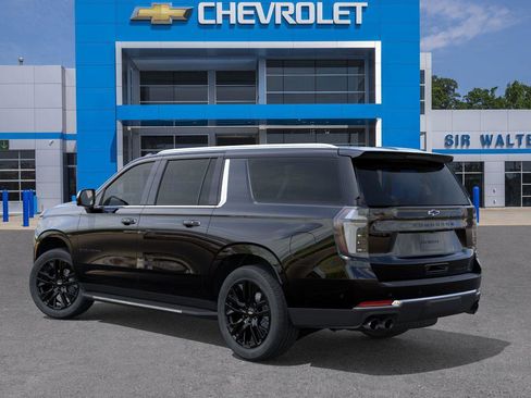 New 2026 Chevrolet Suburban Premier image 3