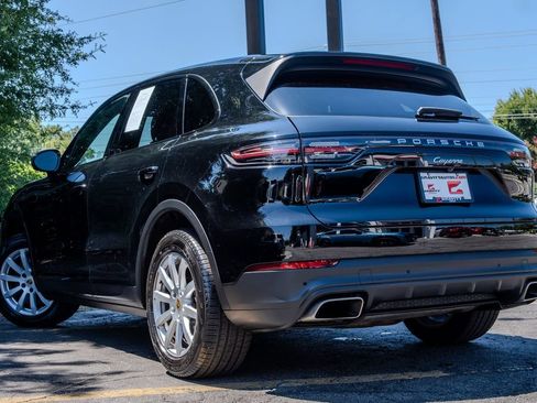 Used 2023 Porsche Cayenne AWD/4WD image 22