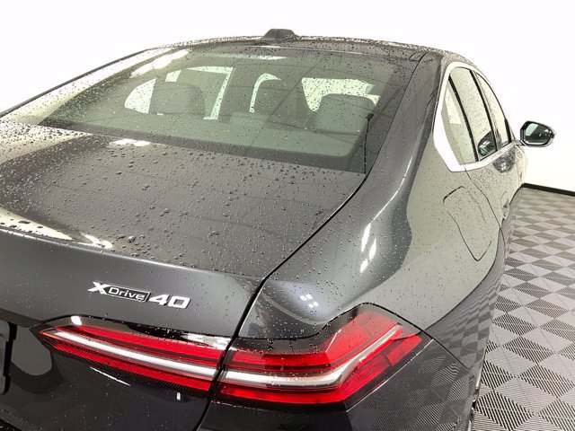 Used 2025 BMW i5 xDrive40 w/ Premium Package AWD/4WD image 8