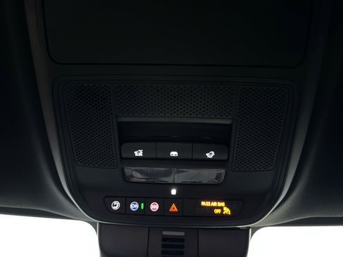 Used 2025 Chevrolet Traverse Z71 w/ Enhanced Driving Package image 30