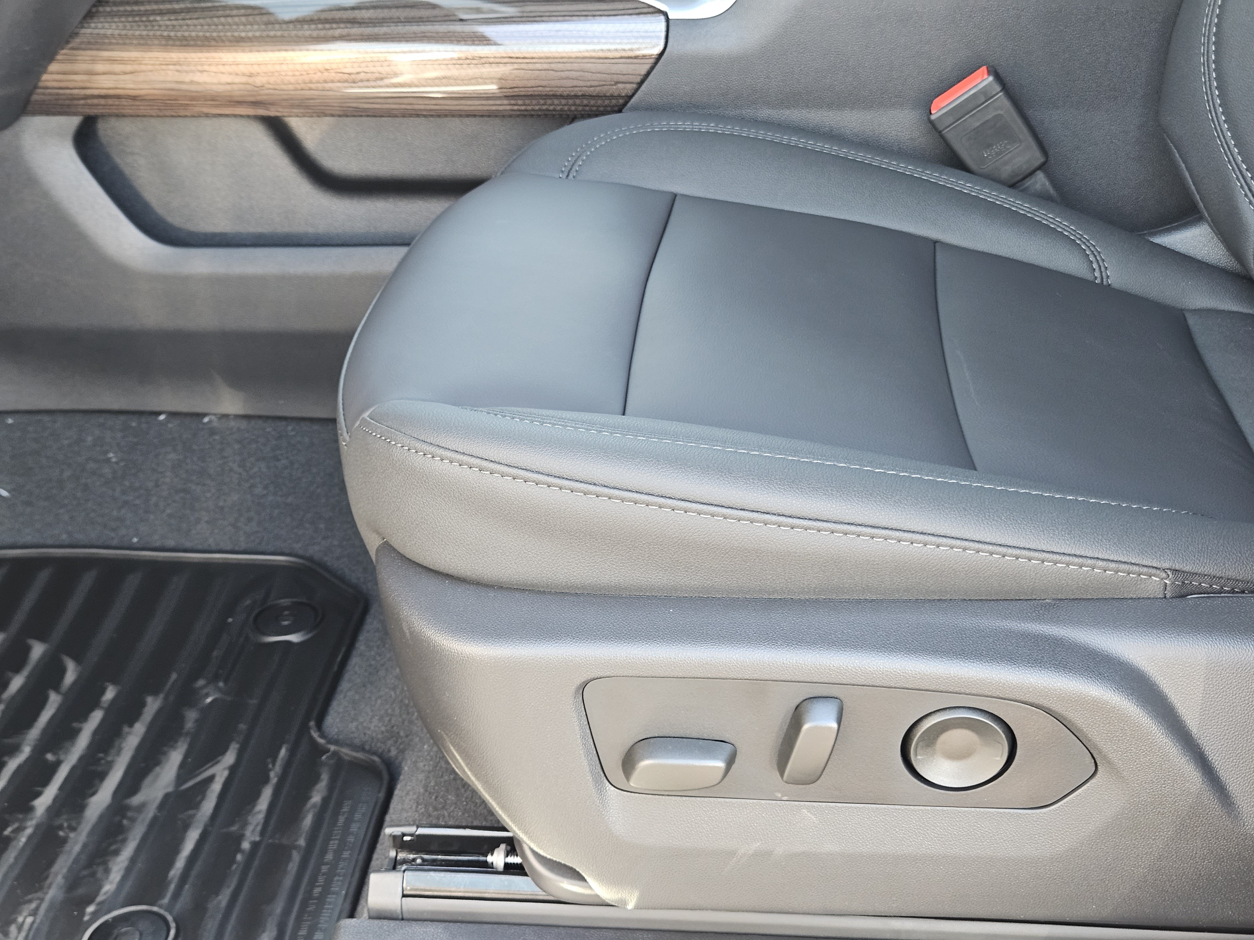 New 2026 Chevrolet Silverado 1500 RST w/ Convenience Package II RWD image 17