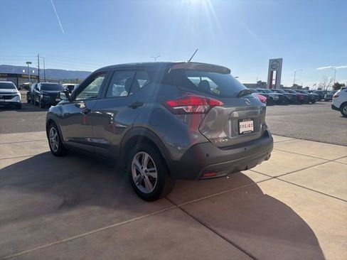 Used 2020 Nissan Kicks S FWD image 7