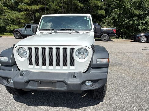 Used 2018 Jeep Wrangler Sport AWD/4WD image 3