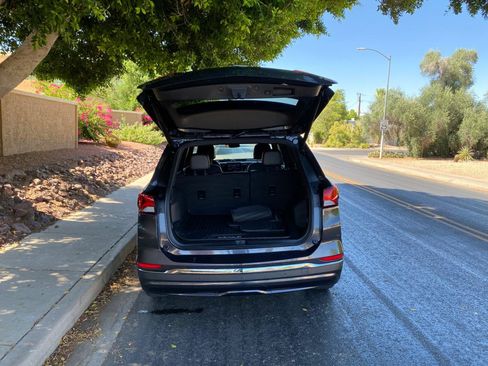 Used 2023 Chevrolet Equinox RS w/ RS Leather Package FWD image 10