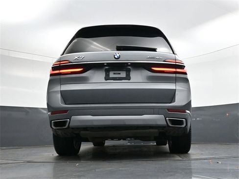 Used 2024 BMW X7 xDrive40i image 26