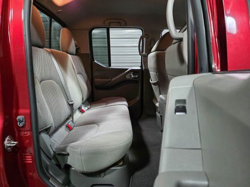 Used 2019 Nissan Frontier SV image 19