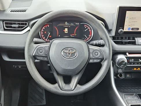 Used 2025 Toyota RAV4 XLE FWD image 20