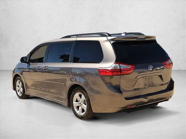 Used 2019 Toyota Sienna LE w/ Carpet Mat Package FWD image 8