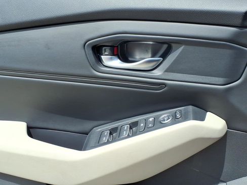 Used 2024 Honda Accord EX image 33