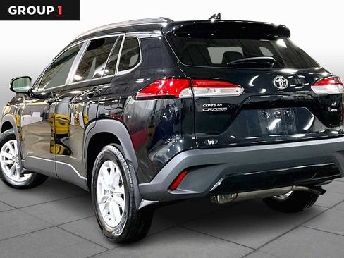 Used 2022 Toyota Corolla Cross LE w/ Moonroof Package image 11