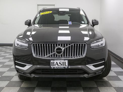 Used 2024 Volvo XC90 B5 Core w/ Climate Package image 3