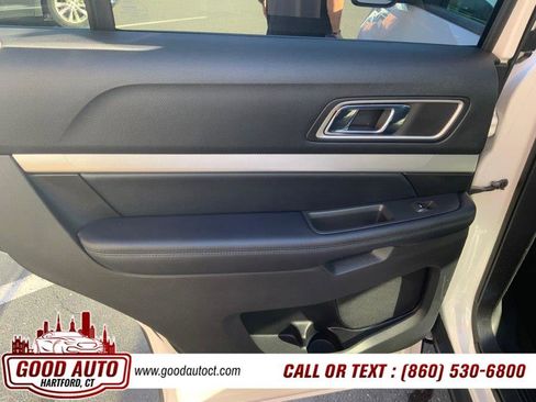 Used 2017 Ford Explorer XLT w/ Equipment Group 202A image 18