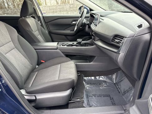 Used 2024 Nissan Rogue SV image 24