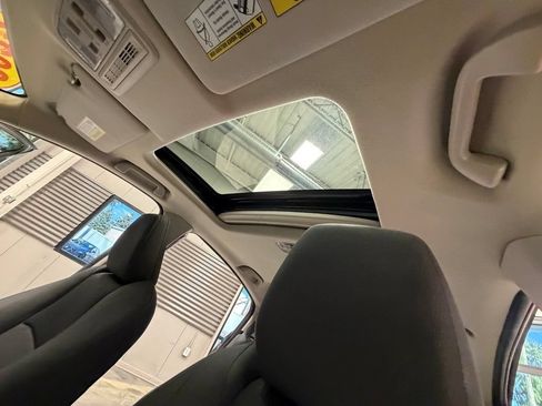 Used 2022 Honda HR-V EX image 8