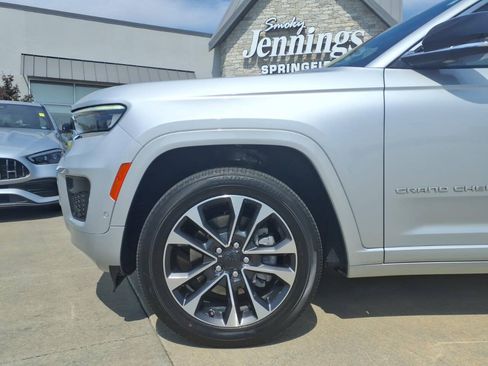 Used 2024 Jeep Grand Cherokee L Overland AWD/4WD image 4