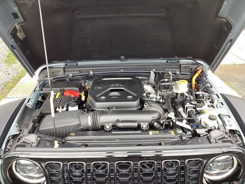 Used 2024 Jeep Wrangler Unlimited AWD/4WD image 83