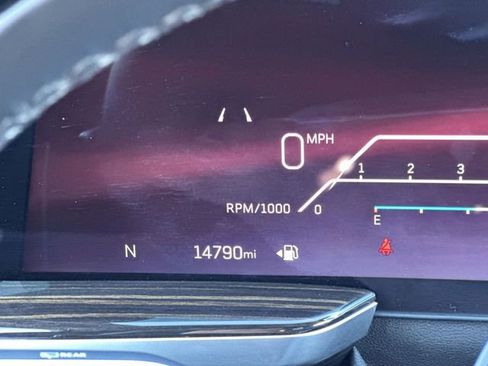 Certified 2025 Cadillac Escalade Premium Luxury image 15